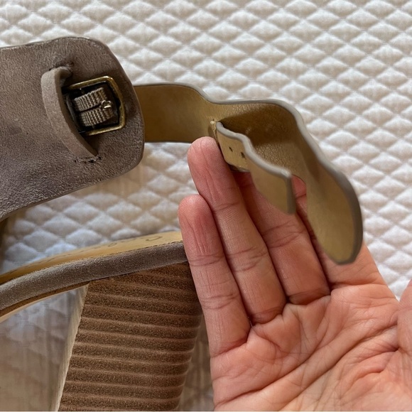 🎉 Splendid Nikolai Suede Heels • 9 - Picture 5 of 10